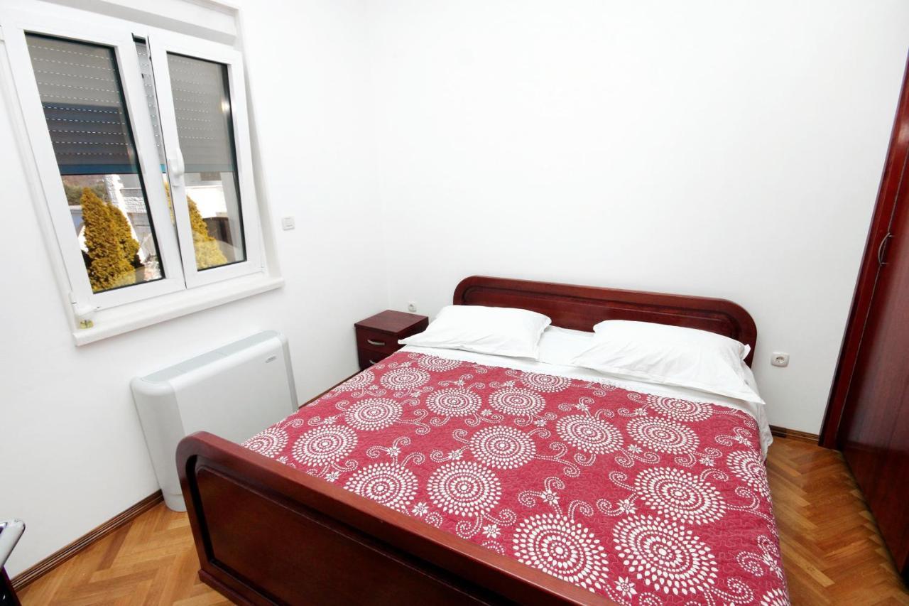 Family Friendly Apartments With A Swimming Pool Rogoznica - 7557 Exterior photo